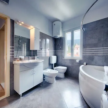 Seaview Emerald Suites