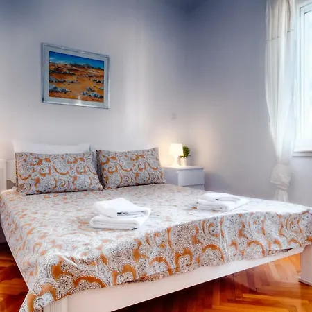Seaview Emerald Suites Apartamento