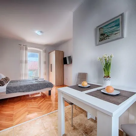 Seaview Emerald Suites Apartamento Komiža