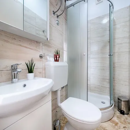 Seaview Emerald Suites Apartamento *