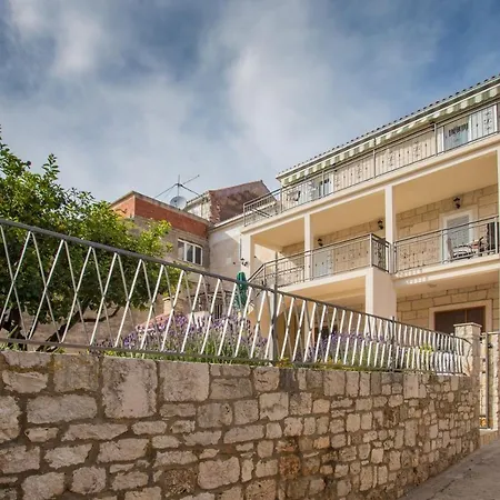 Seaview Emerald Suites * Komiža