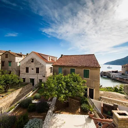 Seaview Emerald Suites Komiža